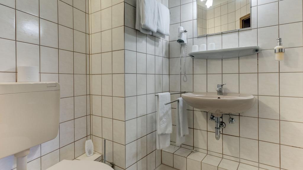 Hotel Luitpold Landshut Room photo